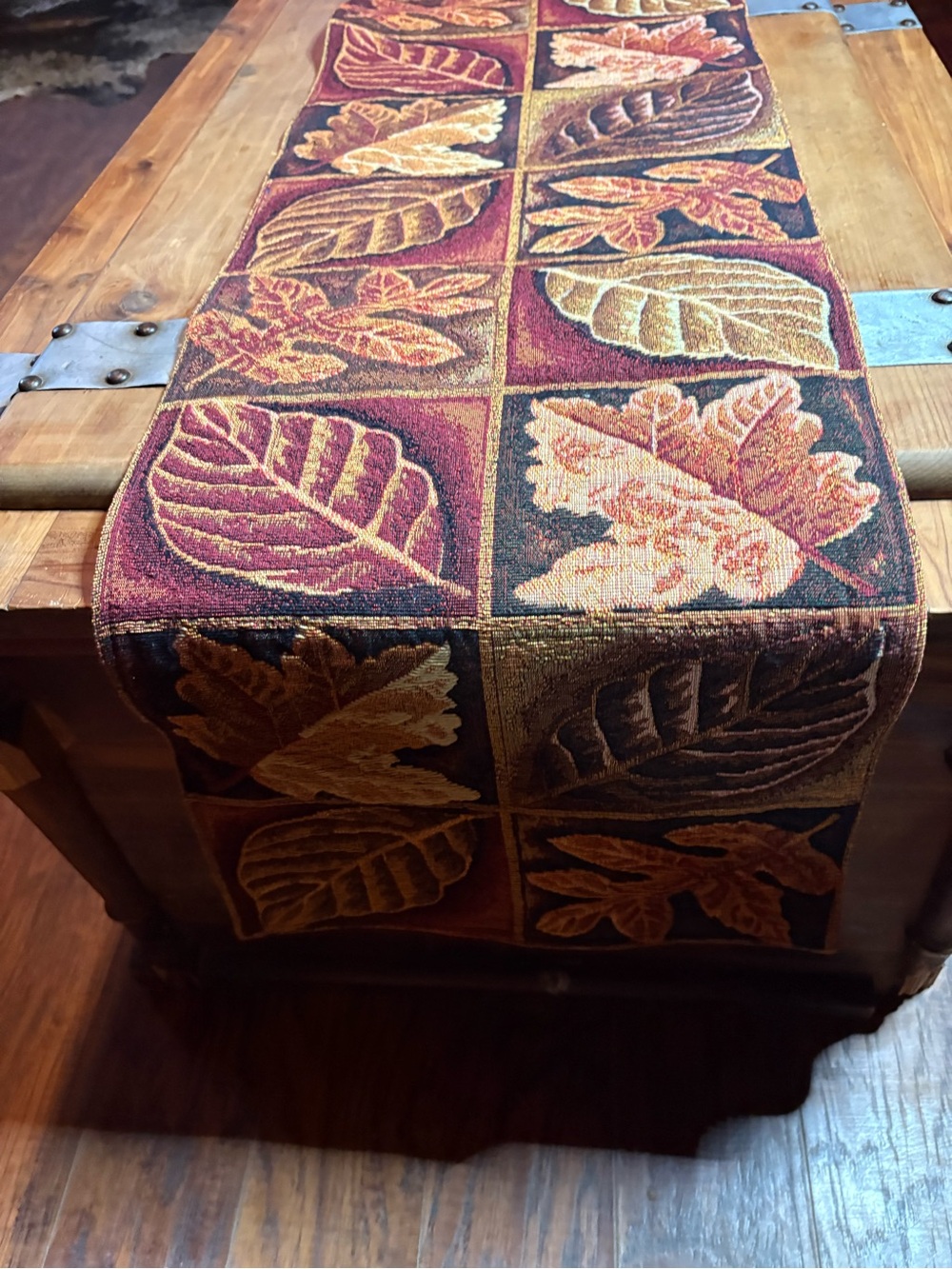 Table Runner - Picture 4 of 4